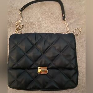 H&M Elegant Black Quilted Shoulder Bag